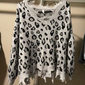 Boutique Grey & Black Distressed Cheetah Print Sweater. So pretty on!